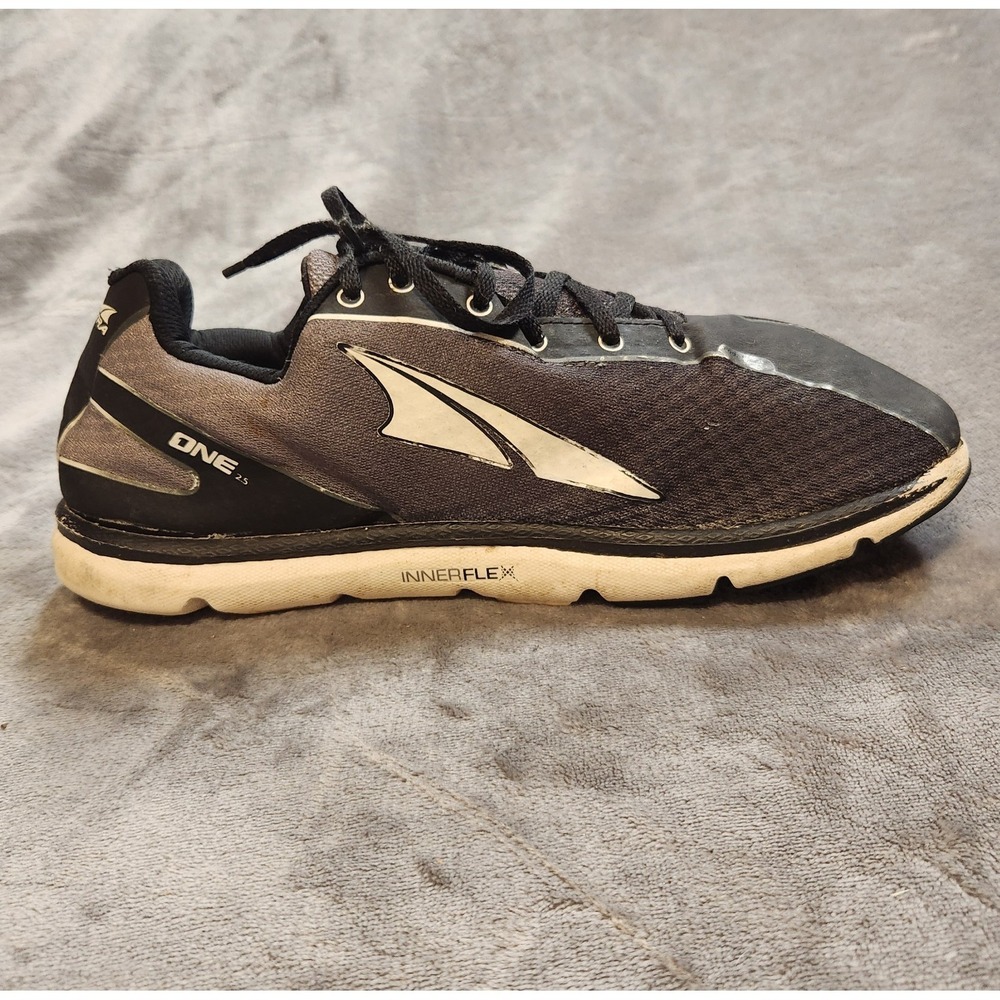 Altra Shoes Mens 11 Black White One 2.5 Running Road Lightweight Zero Drop A1623